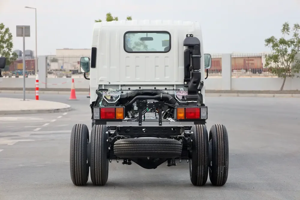 ISUZU NMR CHASSIS  4.6L 2026 MODEL - Image 7