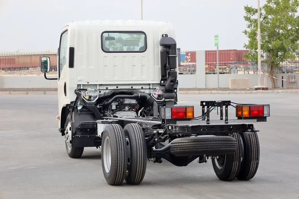 ISUZU NMR CHASSIS  4.6L 2026 MODEL - Image 8