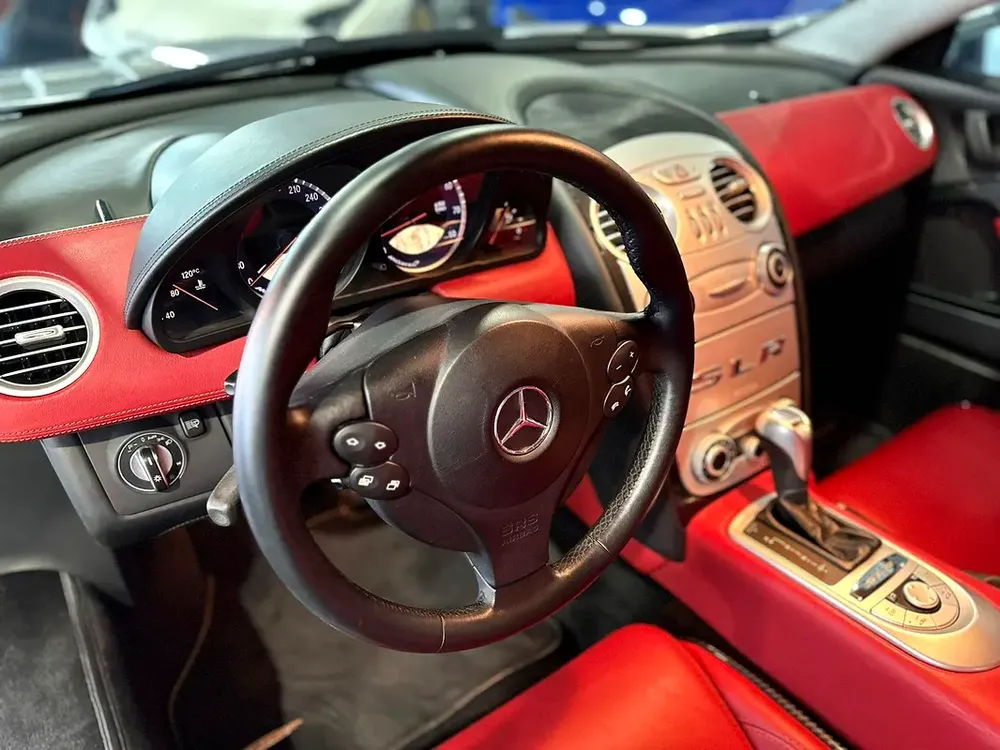 Mclaren SLR, full service history from Abu Dhabi dealer service done, new tires - Image 6
