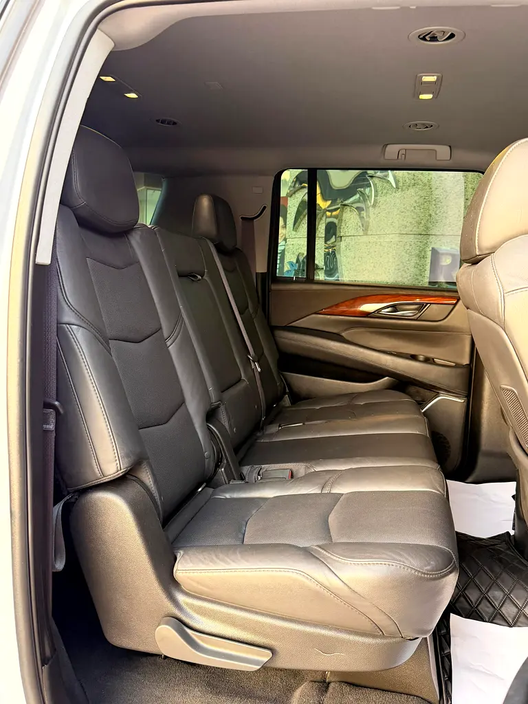 2017 Cadillac Escalade ESV Platinum | GCC Specs | Top Tier Luxury - Image 11