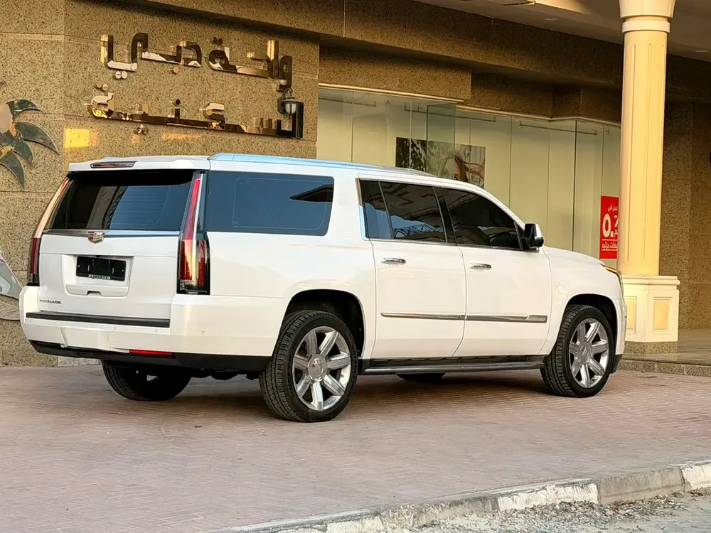2017 Cadillac Escalade ESV Platinum | GCC Specs | Top Tier Luxury - Image 4