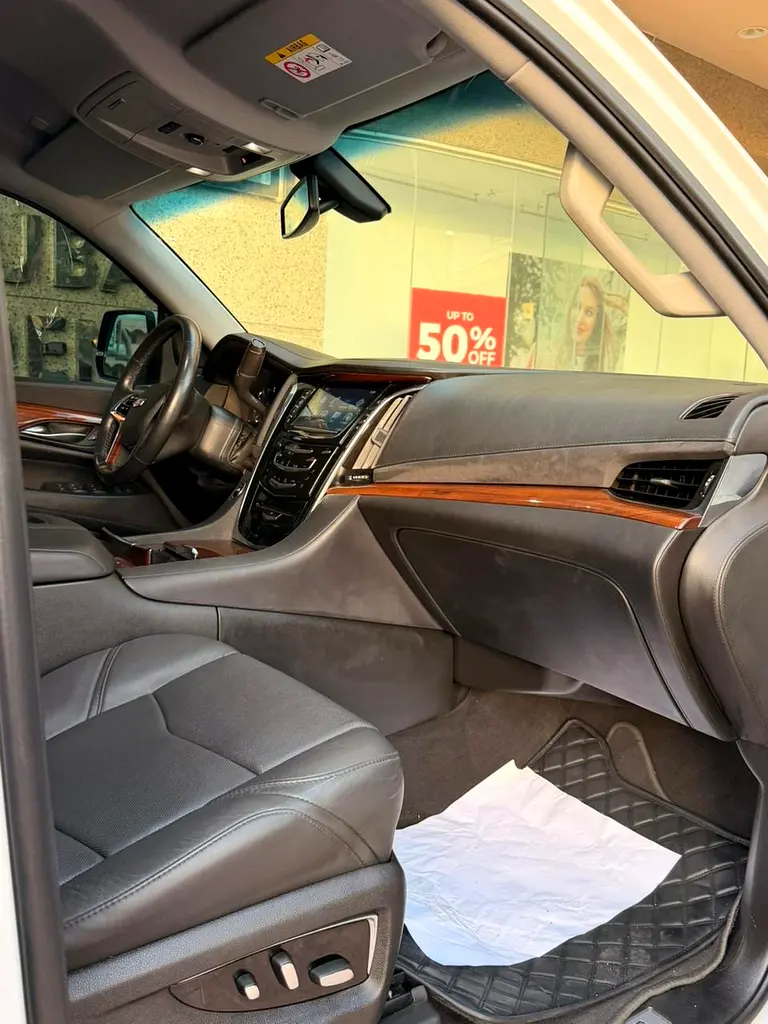 2017 Cadillac Escalade ESV Platinum | GCC Specs | Top Tier Luxury - Image 8