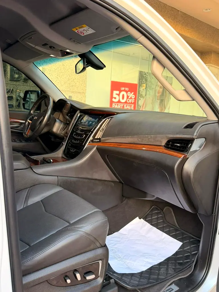 2017 Cadillac Escalade ESV Platinum | GCC Specs | Top Tier Luxury - Image 9