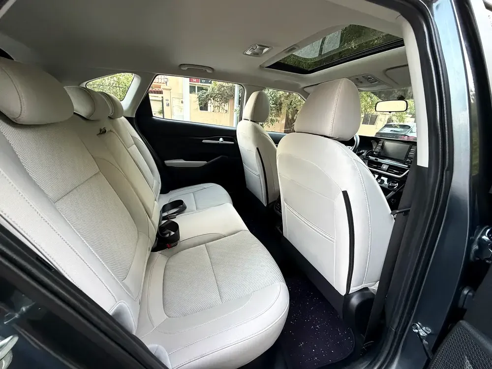 KIA SELTOS 1.6 LX SUNROOF # 2023 GCC # WELL MAINTAINED CAR FOR SALE. - Image 11