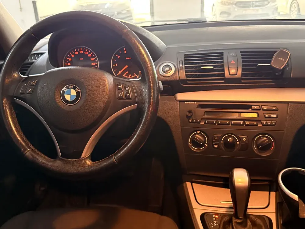 BMW 1-Series 118i 2009 - Image 5