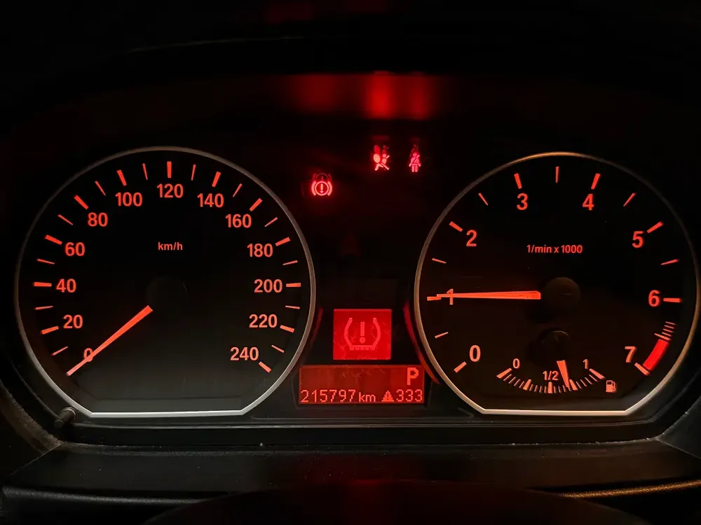 BMW 1-Series 118i 2009 - Image 7