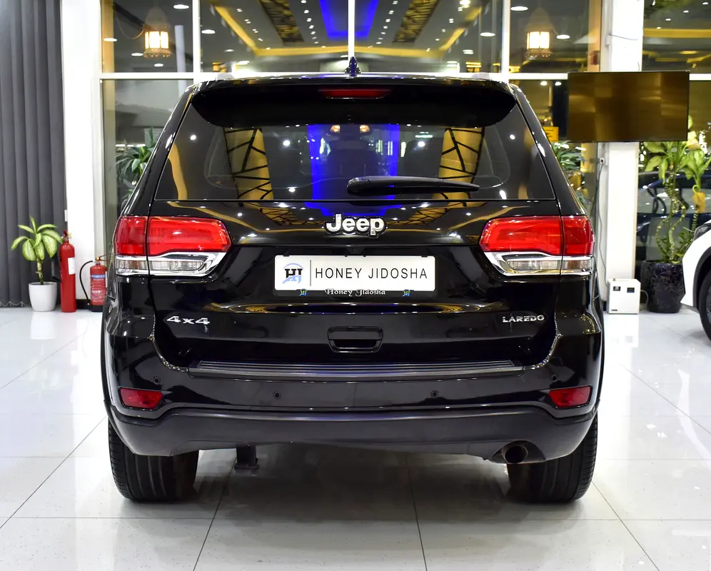 AED 1,272 EMi at 0% DP | Jeep Grand Cherokee Laredo 4x4 ( 2018 Model ) in Black Color GCC Specs - Image 5