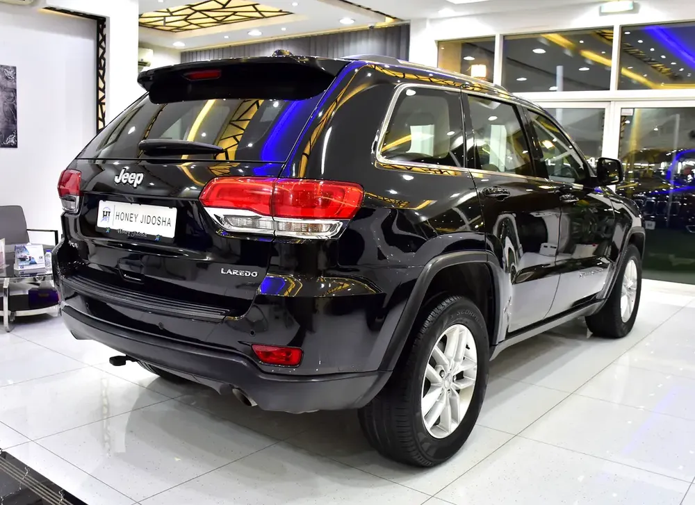 AED 1,272 EMi at 0% DP | Jeep Grand Cherokee Laredo 4x4 ( 2018 Model ) in Black Color GCC Specs - Image 6