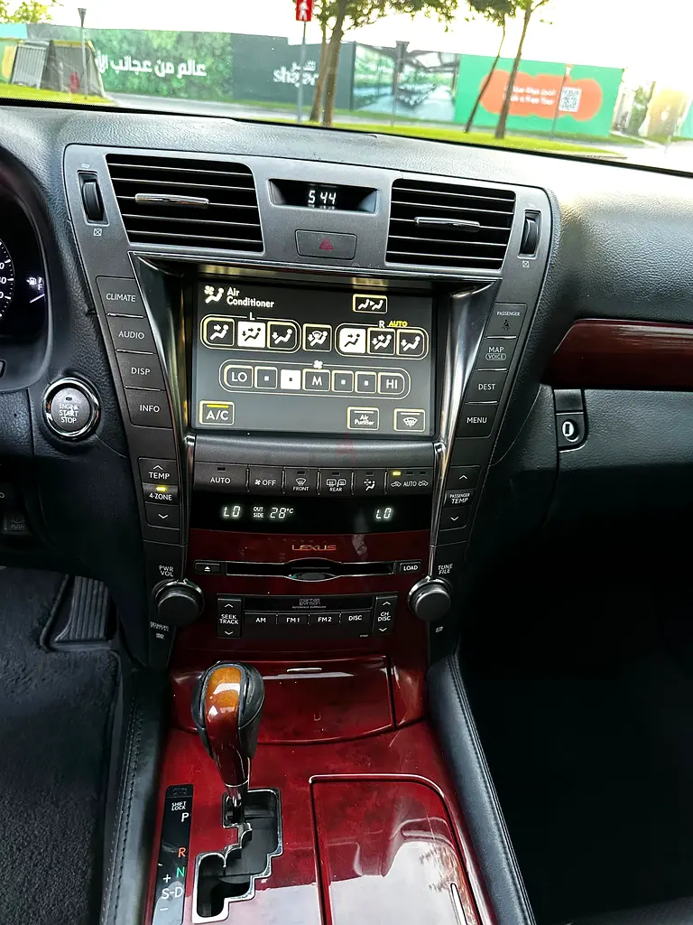 Lexus LS 460 Full Ultra 2007 | Japanese Specs | Pristine Condition - Image 8