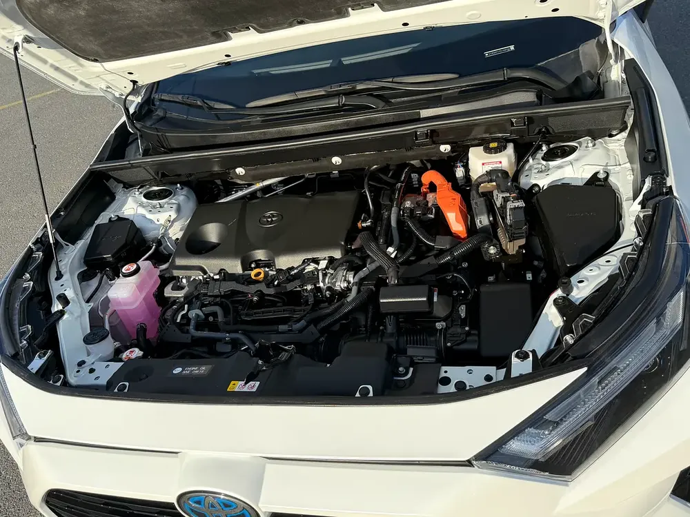 2023 Toyota RAV4 XSE hybrid - American Specs - Pristine Condition - Image 14