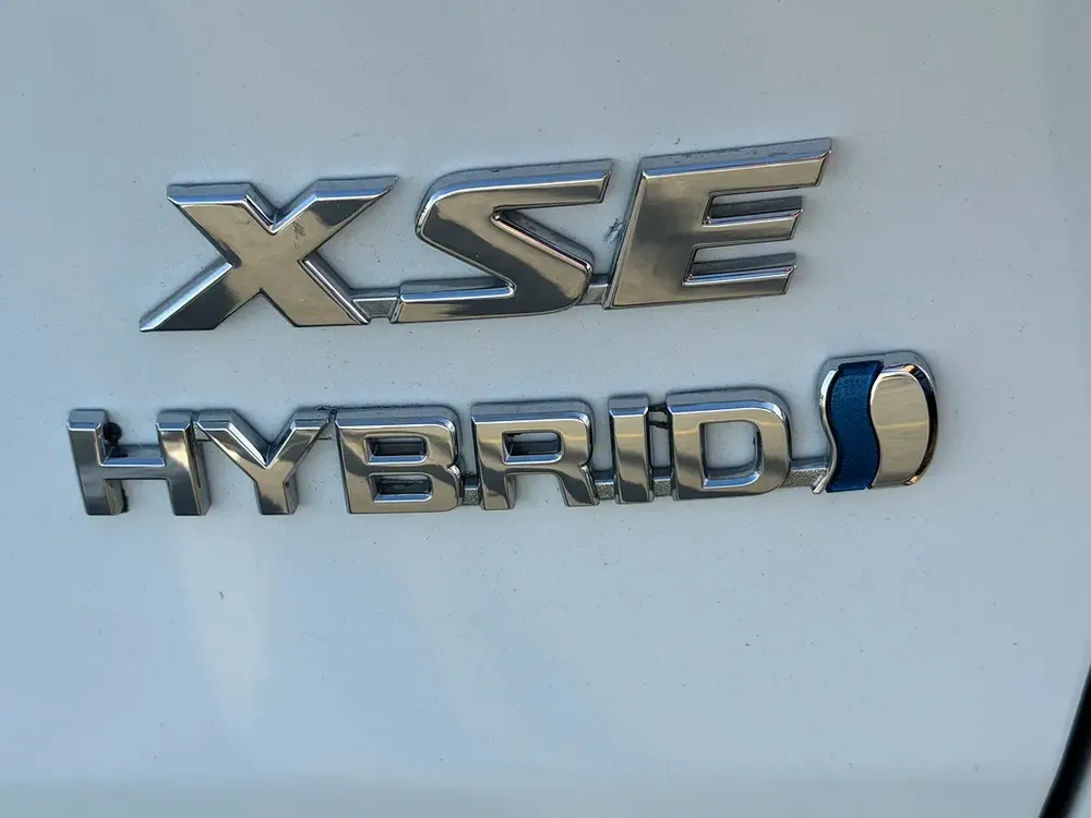 2023 Toyota RAV4 XSE hybrid - American Specs - Pristine Condition - Image 19