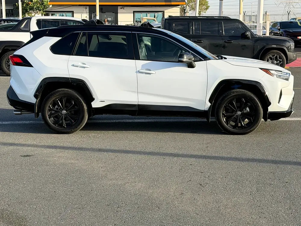 2023 Toyota RAV4 XSE hybrid - American Specs - Pristine Condition - Image 5