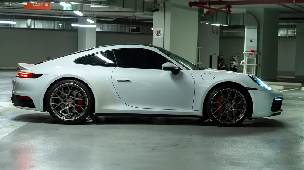2022 Porsche 911 Carrera S, GCC Specs, Full-Service history, Full Options Excellent Condition - Image 4
