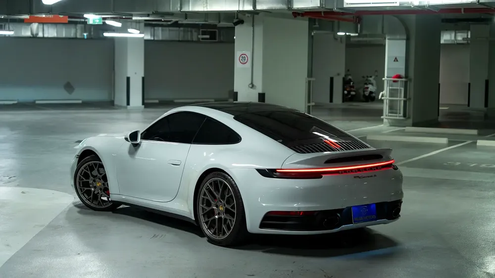 2022 Porsche 911 Carrera S, GCC Specs, Full-Service history, Full Options Excellent Condition - Image 7