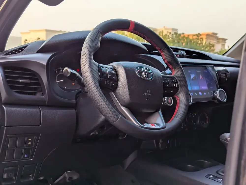 TOYOTA HILUX 2021 FACELIFTED 2025 GR SPORT GCC IN EXCELLENT CONDITION - Image 10