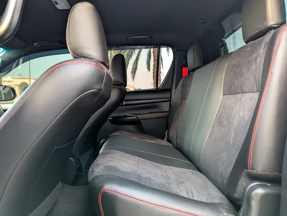 TOYOTA HILUX 2021 FACELIFTED 2025 GR SPORT GCC IN EXCELLENT CONDITION - Image 8