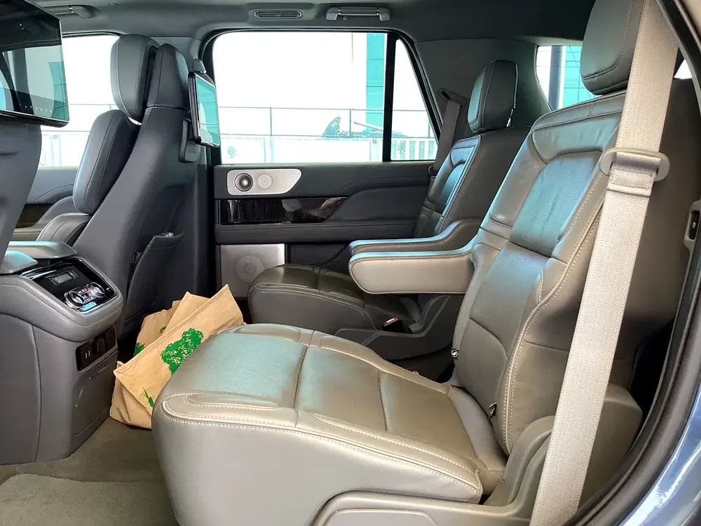 Lincoln Navigator Presidential 2018 | GCC Specs | Full Service History - Image 7