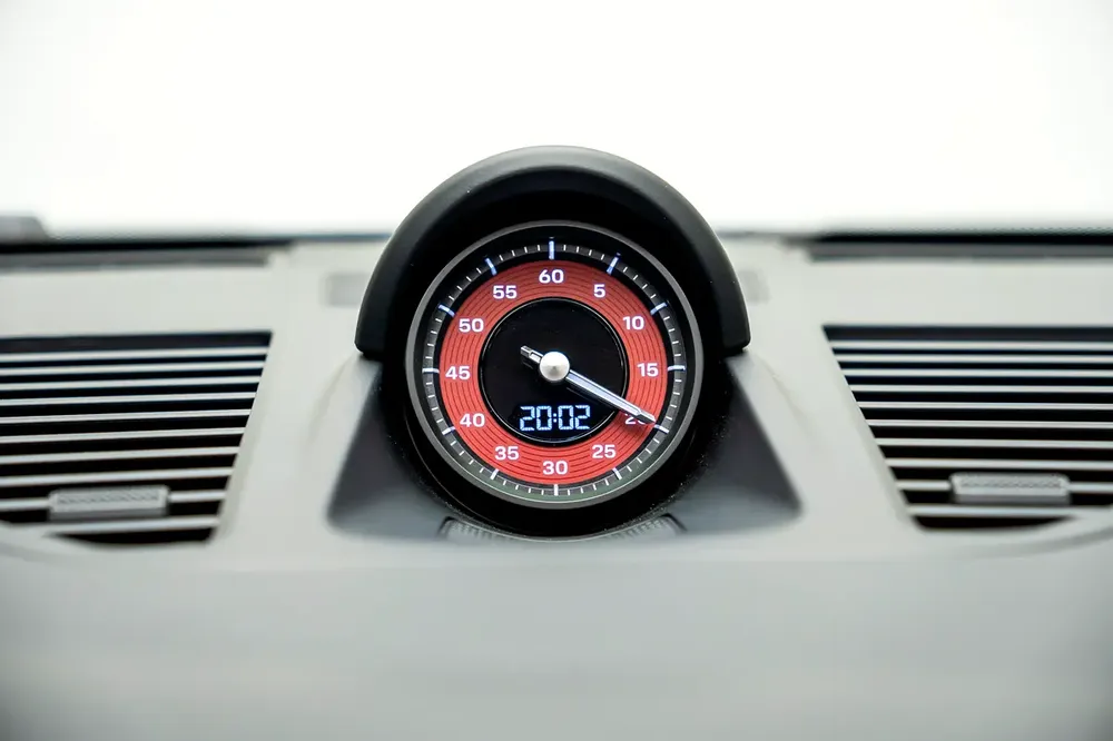 GCC SPECS AL NABOODAH  WARRANTY - 2025 PORSCHE 911 TARGA 4 GTS - Image 11