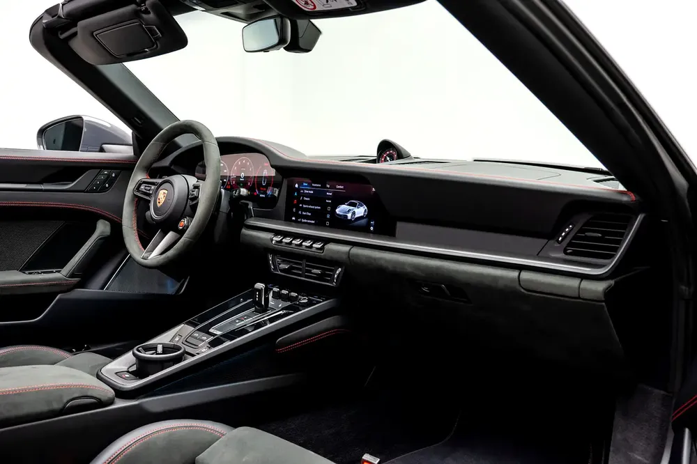 GCC SPECS AL NABOODAH  WARRANTY - 2025 PORSCHE 911 TARGA 4 GTS - Image 15