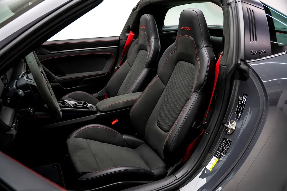 GCC SPECS AL NABOODAH  WARRANTY - 2025 PORSCHE 911 TARGA 4 GTS - Image 16