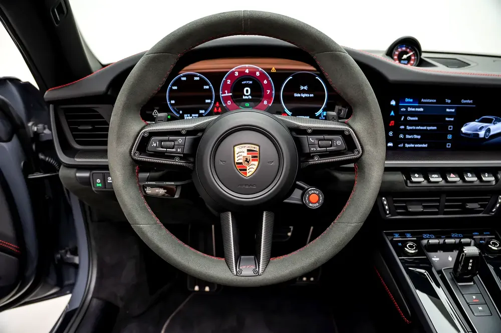 GCC SPECS AL NABOODAH  WARRANTY - 2025 PORSCHE 911 TARGA 4 GTS - Image 8