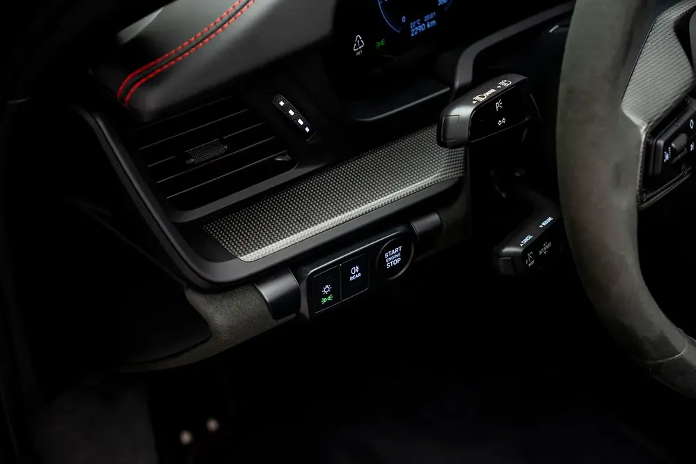 GCC SPECS AL NABOODAH  WARRANTY - 2025 PORSCHE 911 TARGA 4 GTS - Image 9