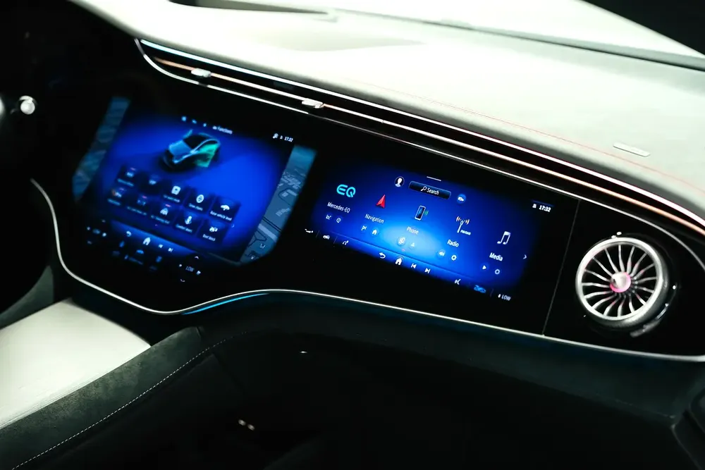 Mercedes-Benz EQE 350 4MATIC 2025 GCC Specs - Image 5