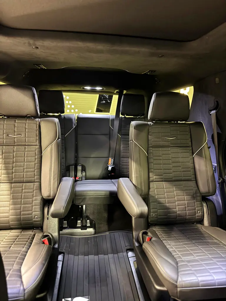 Cadillac Escalade - Image 11