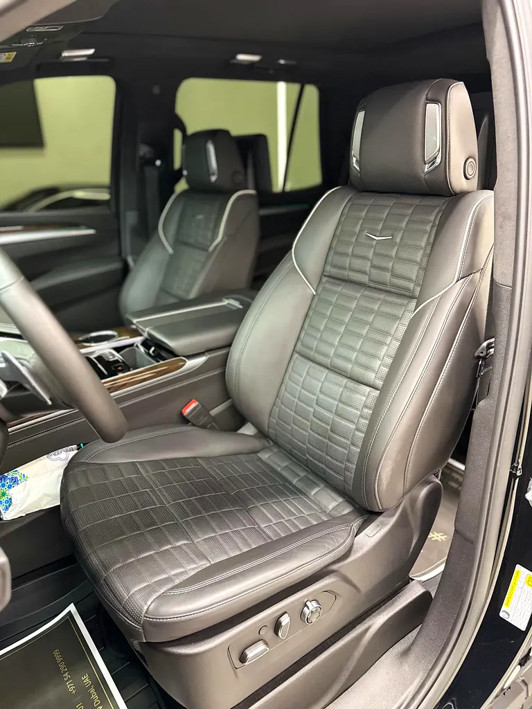 Cadillac Escalade - Image 14