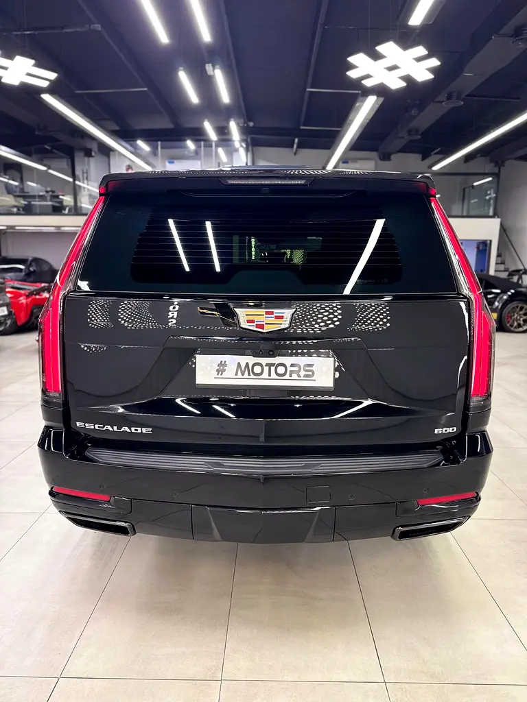 Cadillac Escalade - Image 18