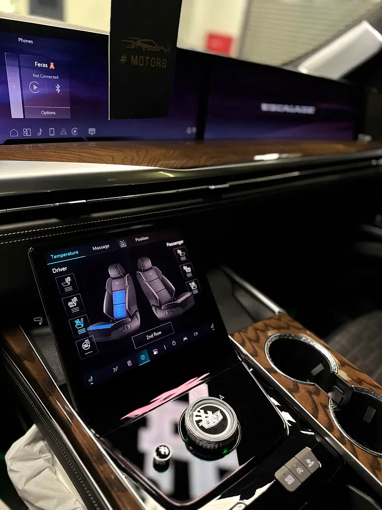 Cadillac Escalade - Image 19
