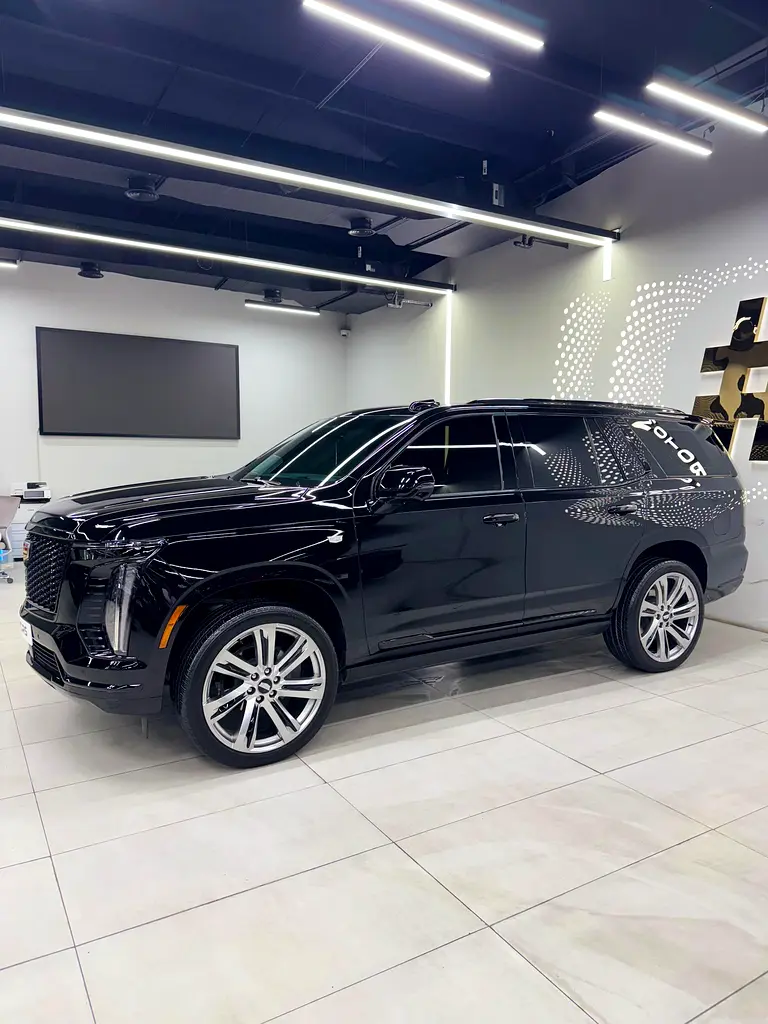 Cadillac Escalade - Image 4