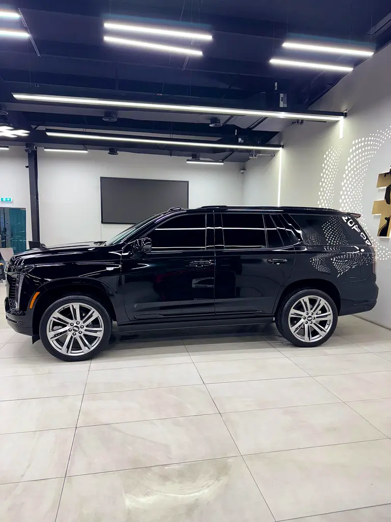 Cadillac Escalade - Image 5