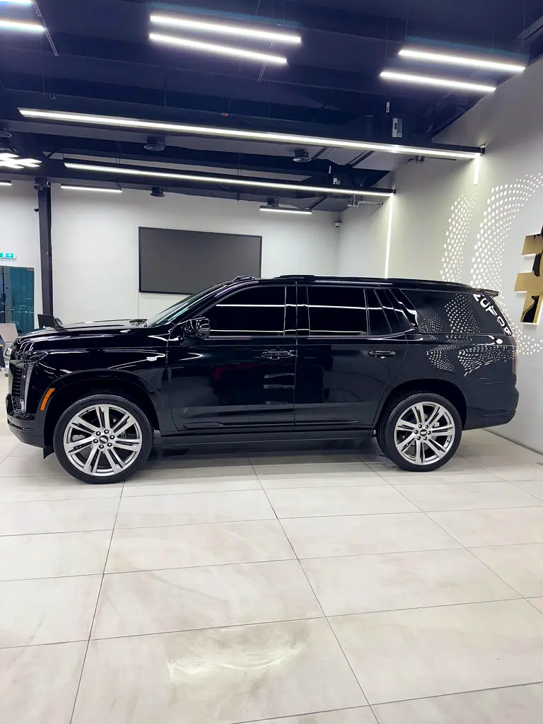 Cadillac Escalade - Image 8