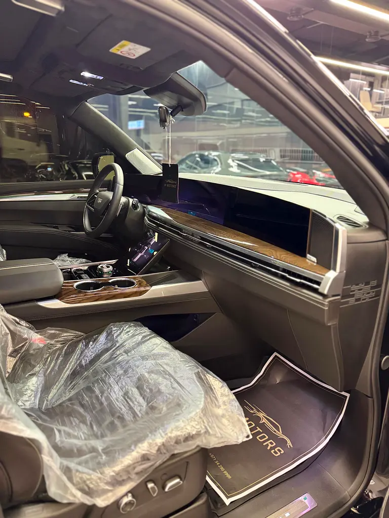Cadillac Escalade - Image 9