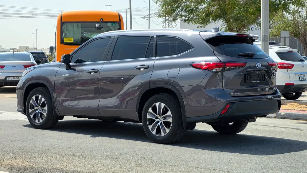 2023 TOYOTA HIGHLANDER HYBRID | GCC SPEC | DRIVEN 10,966 KM ONLY | 7 SEAT - Image 19