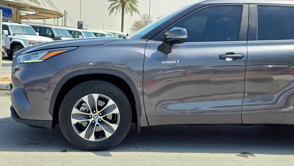 2023 TOYOTA HIGHLANDER HYBRID | GCC SPEC | DRIVEN 10,966 KM ONLY | 7 SEAT - Image 4