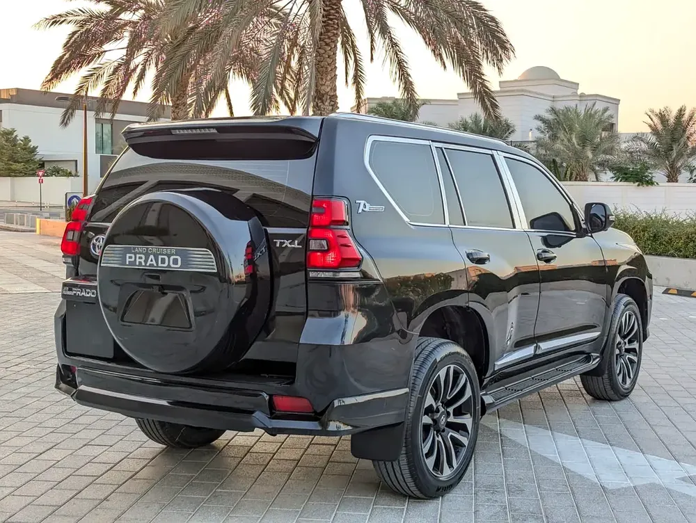 TOYOTA PRADO 2016 FACELIFTED 2023 V4 2.7L GCC IN EXCELLENT CONDITION - Image 13