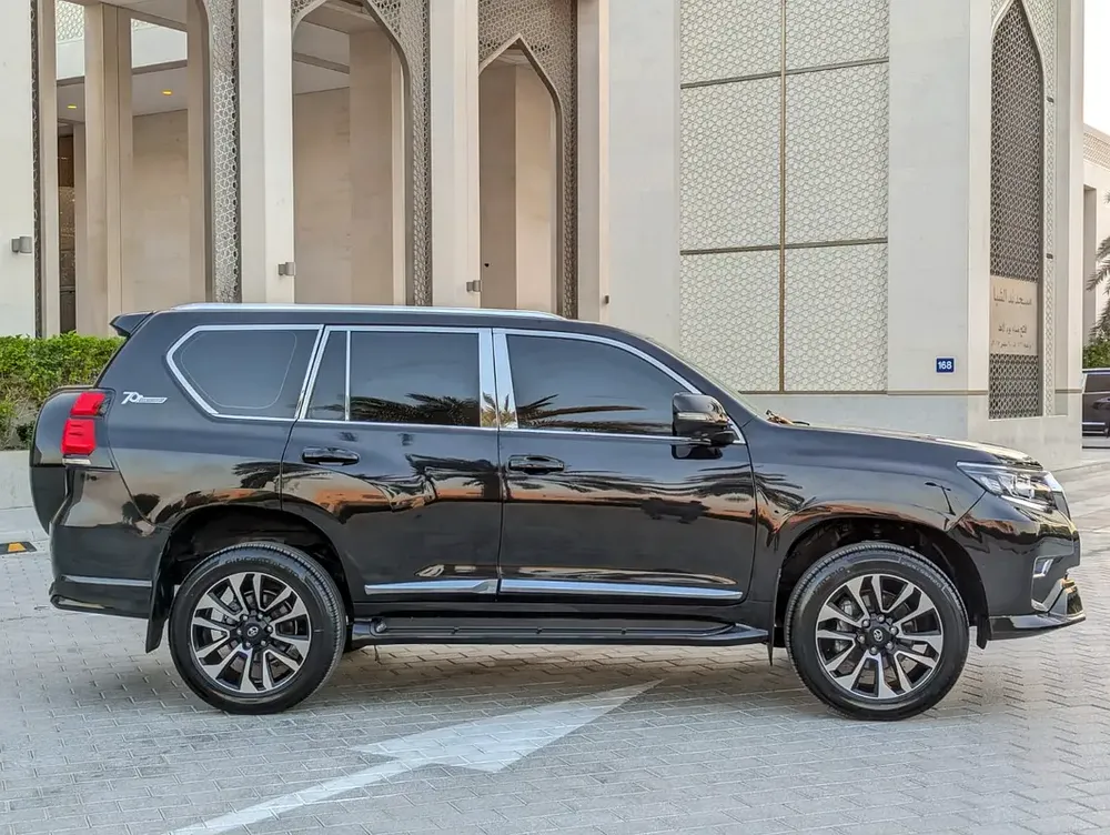 TOYOTA PRADO 2016 FACELIFTED 2023 V4 2.7L GCC IN EXCELLENT CONDITION - Image 15