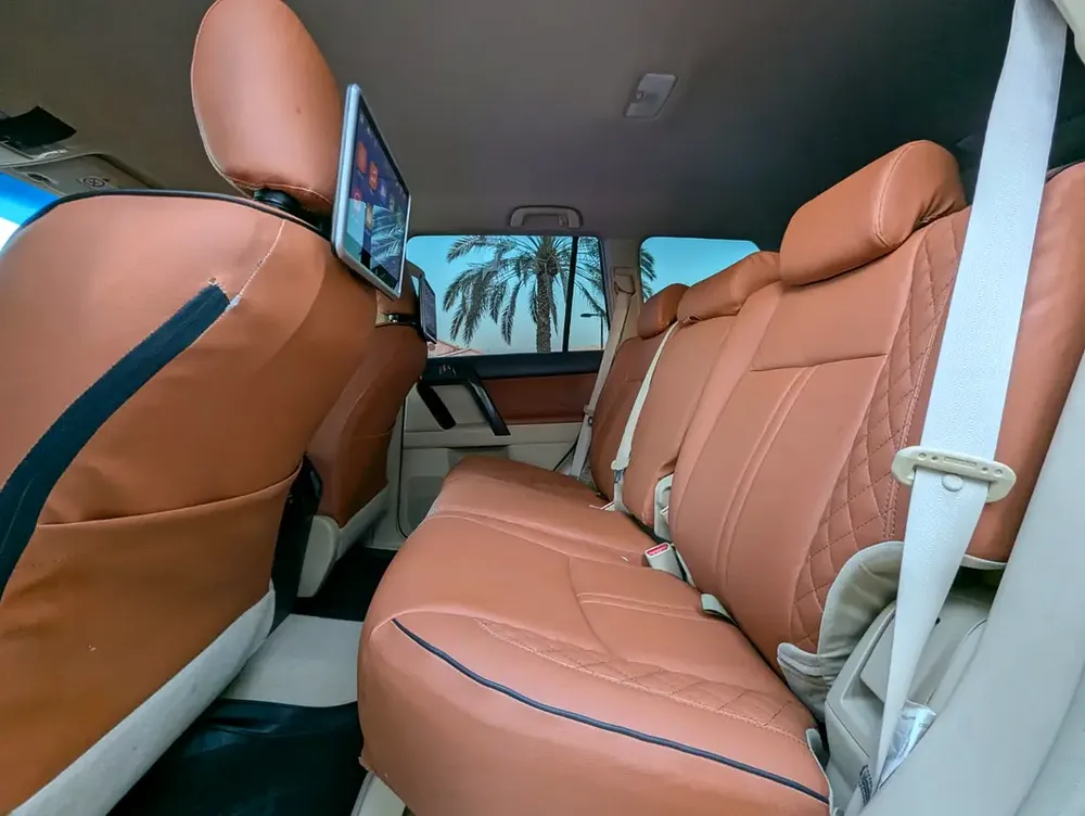 TOYOTA PRADO 2016 FACELIFTED 2023 V4 2.7L GCC IN EXCELLENT CONDITION - Image 4