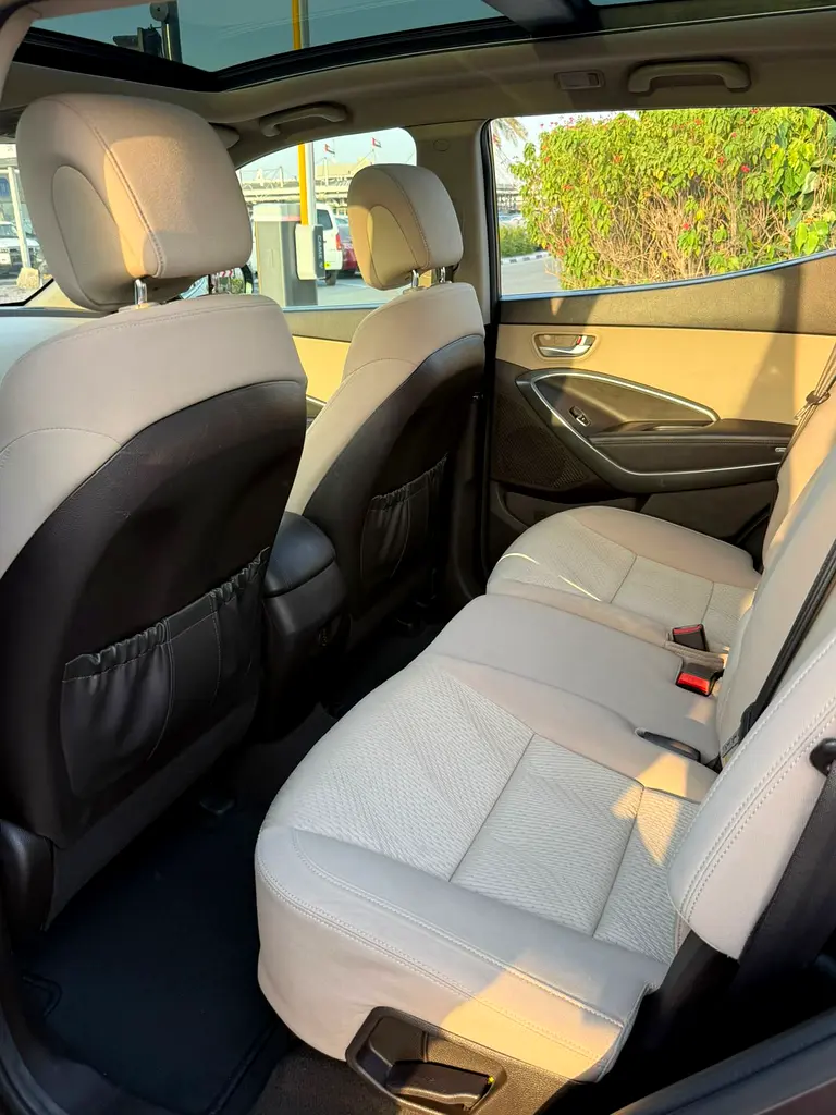 2016 Hyundai Santa Fe GLS | GCC Specs | Excellent Condition - Image 11