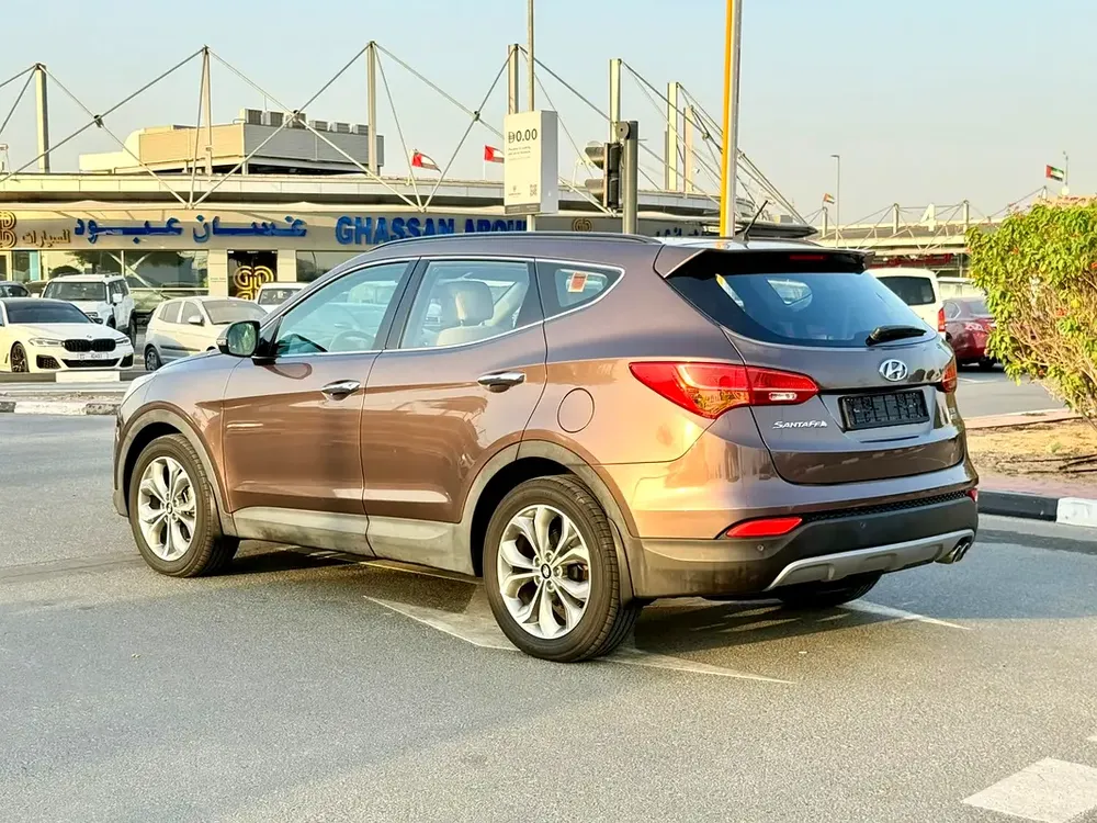 2016 Hyundai Santa Fe GLS | GCC Specs | Excellent Condition - Image 4