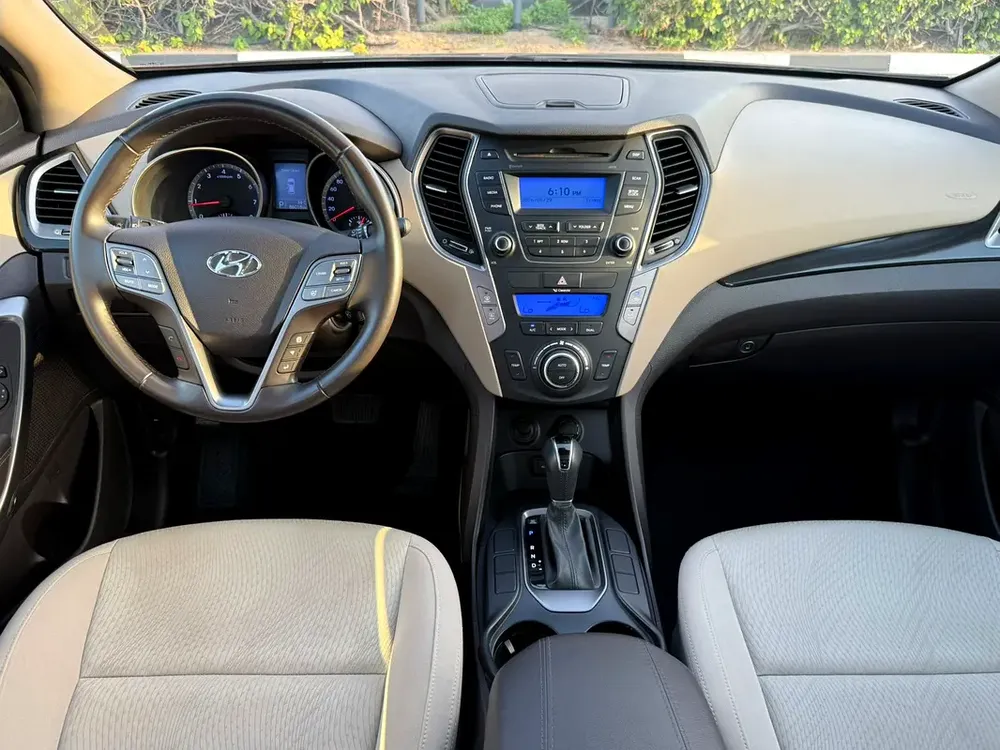 2016 Hyundai Santa Fe GLS | GCC Specs | Excellent Condition - Image 8
