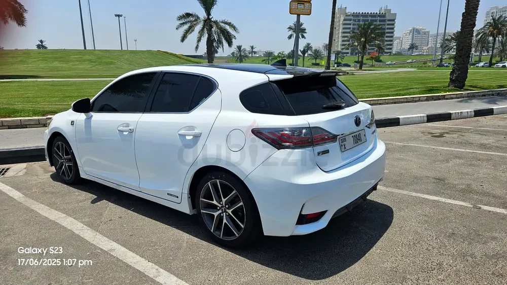 EXPAT LEAVING....GREAT CAR...HYBRID LEXUS SPORT...GOOD PRICE - Image 10