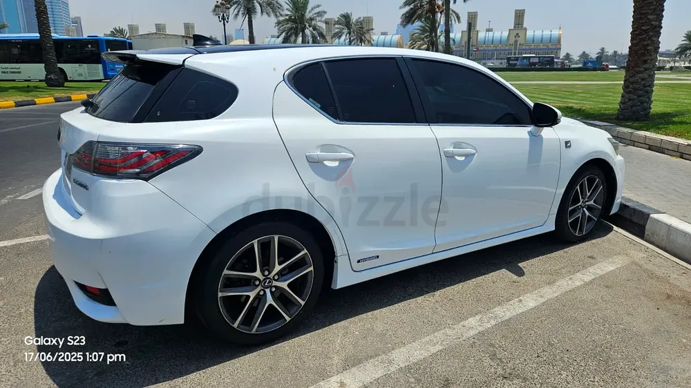 EXPAT LEAVING....GREAT CAR...HYBRID LEXUS SPORT...GOOD PRICE - Image 5