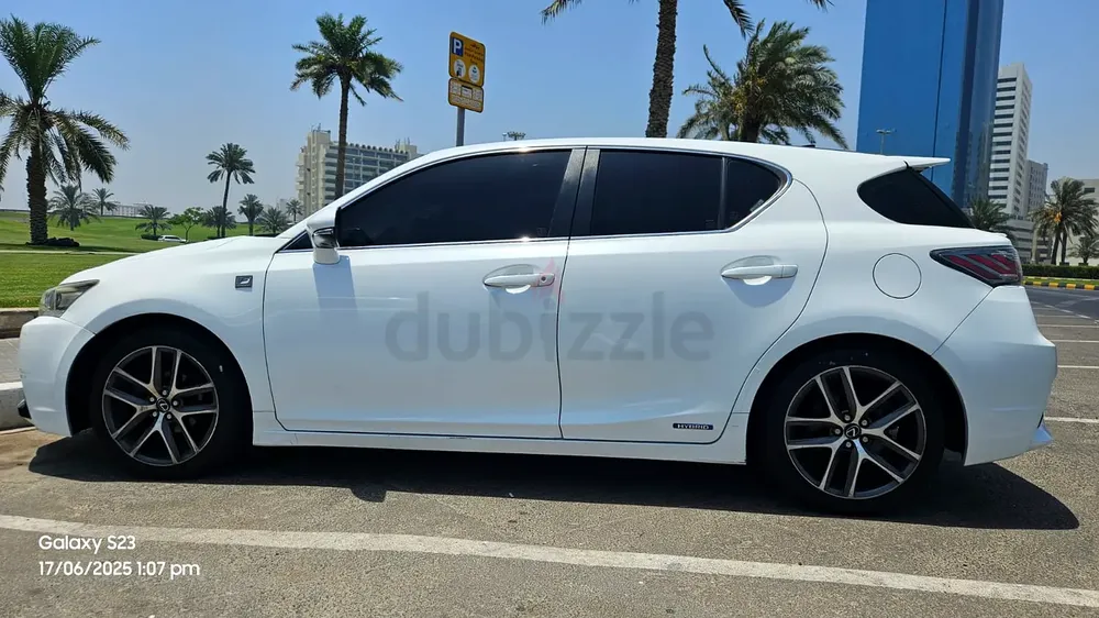 EXPAT LEAVING....GREAT CAR...HYBRID LEXUS SPORT...GOOD PRICE - Image 7