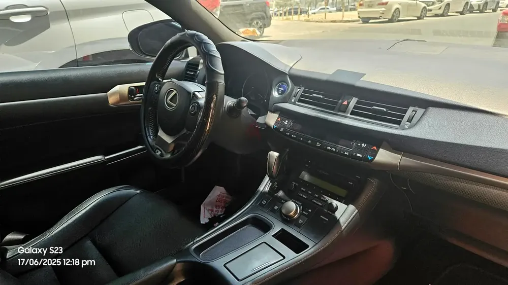 EXPAT LEAVING....GREAT CAR...HYBRID LEXUS SPORT...GOOD PRICE - Image 9