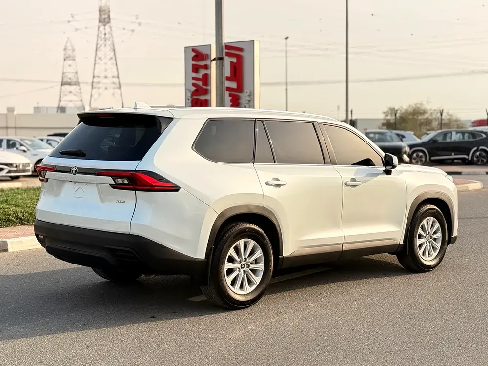 Toyota Grand Highlander XLE - 2024 - Full option- Excellent Condition- Ready to Register UAE - Image 17