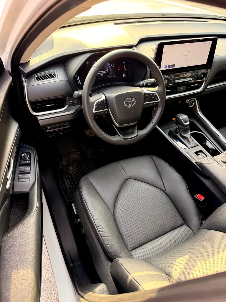 Toyota Grand Highlander XLE - 2024 - Full option- Excellent Condition- Ready to Register UAE - Image 4