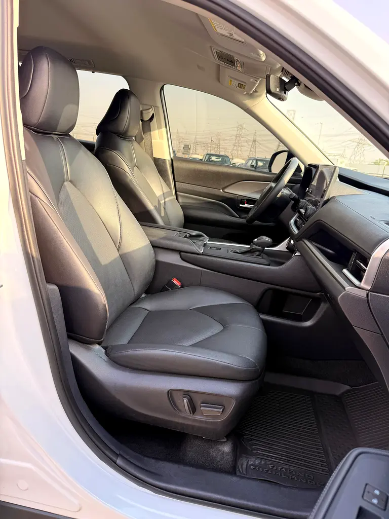 Toyota Grand Highlander XLE - 2024 - Full option- Excellent Condition- Ready to Register UAE - Image 8